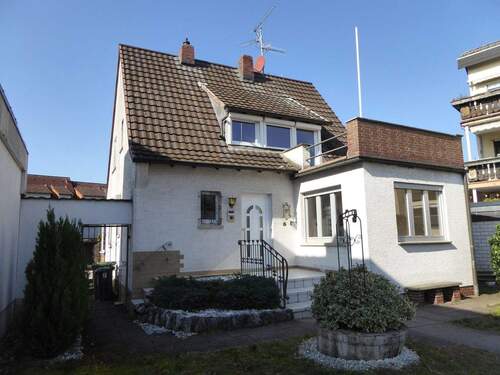 Hausansicht - Charmantes Haus mit Garten - 490.000,00&nbsp;EUR Kaufpreis, ca.&nbsp; 120,00&nbsp;m&sup2;&nbsp;Wohnfl&auml;che