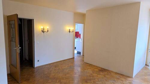 Teilansicht zur Küche - 2 Zimmer Etagenwohnung in Solingen
