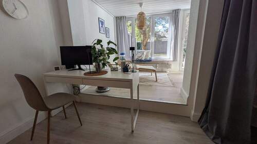 heller gemütlicher Sitzplatz - 