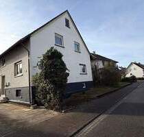 Großes Einfamilienhaus oder Zweifamilienhaus * in Kraichtal