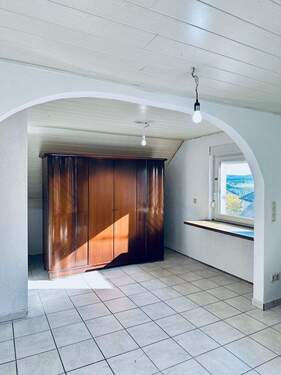 mit ehemaligem Küchenbereich - 