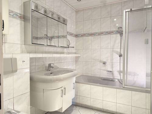 Badezimmer - Etagenwohnung mit 63,20 m&sup2; in Berlin zum Kaufen