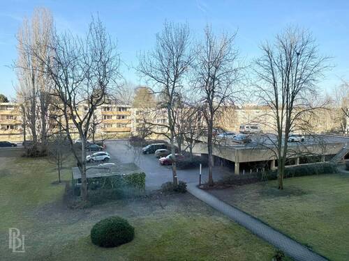Außenparkplatz - 