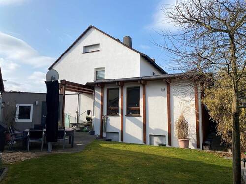 Gartenansicht - 1 Zimmer Mehrfamilienhaus, Wohnhaus zum Kaufen in Nürnberg