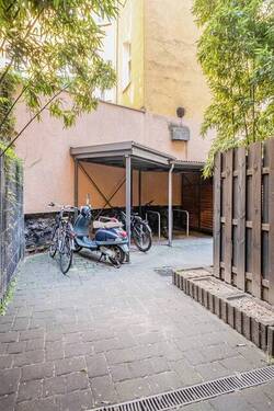 Innenhof mit Fahrradstellplätzen - 