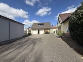 einfahrt.jpeg - 6 Zimmer Einfamilienhaus zum Kaufen in Büchenbach