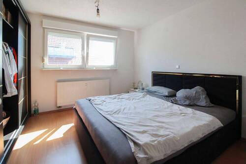 Schlafzimmer - 3 Zimmer Etagenwohnung in Kleinsachsenheim