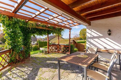 Überdachte West-Terrasse - 