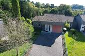 Frontansicht Drohne - Gepflegtes Einfamilienhaus mit Garage und traumhaftem Grundstück in Leverkusen- Lützenkirchen