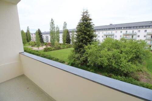 Blick vom Balkon - 2 Zimmer Etagenwohnung in Chemnitz