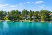 Sicht vom See. Erste Reihe. - Einzigartiges Anwesen am See mit privaten Steg. Im Einklang mit der Natur.