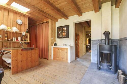 Wohnbereich mit Holzofen - 