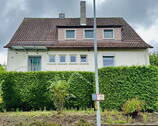 Frontansicht Haus - 7 Zimmer Mehrfamilienhaus, Wohnhaus zum Kaufen in Bad Neustadt