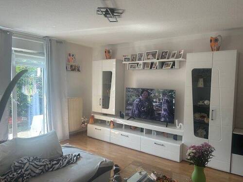 Wohnzimmer - 1 Zimmer Etagenwohnung zum Kaufen in Weißenfels