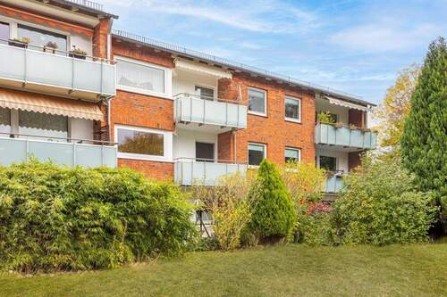 Außenansicht - Charmante 2,5-Zimmer-Eigentumswohnung mit Süd-West Balkon - fußläufig zum Niendorfer Markt