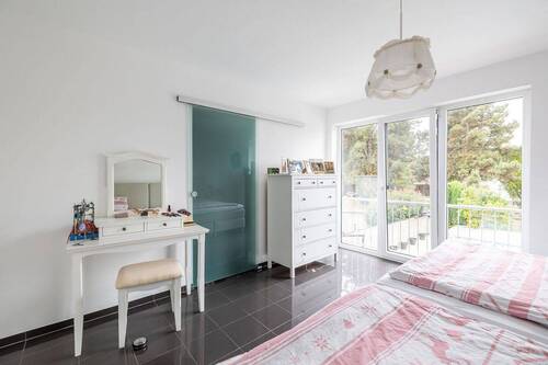 Schlafzimmer mit Ankleide - 