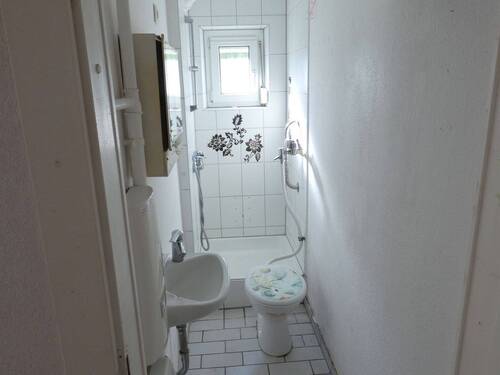 BadFoto2.JPG - 2 Zimmer Etagenwohnung zum Kaufen in Schorndorf