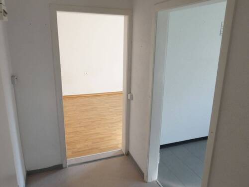 Flur.JPG - 2 Zimmer Etagenwohnung in Schorndorf