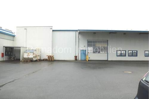 Rolltor - Halle in Gremsdorf zur Miete