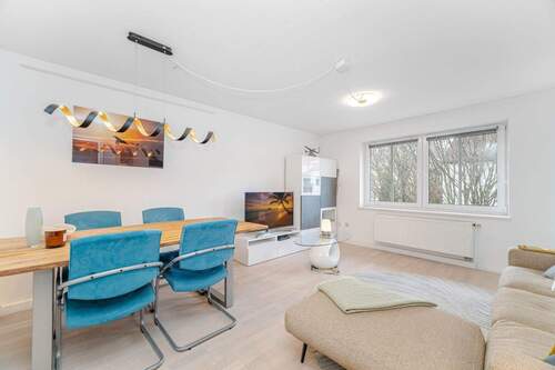 Wohnzimmer - Gut geschnittene 2-Zimmer-Wohnung mit Westbalkon in ruhiger Lage!