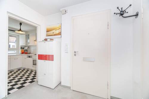 Diele mit Blick in die Küche - 