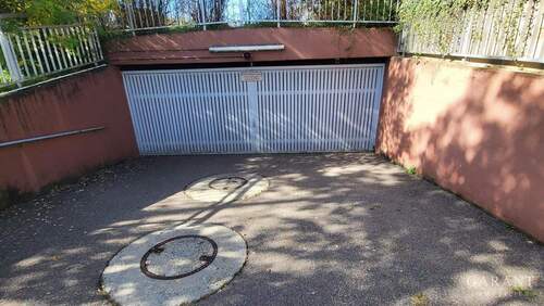 Tiefgarageneinfahrt - 