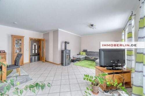 8.jpg - Mehrfamilienhaus, Wohnhaus in Oberkrämer zum Kaufen