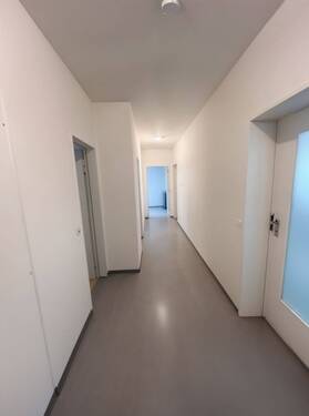 Flur - 4 Zimmer Etagenwohnung zum Kaufen in Stetten am kalten Markt