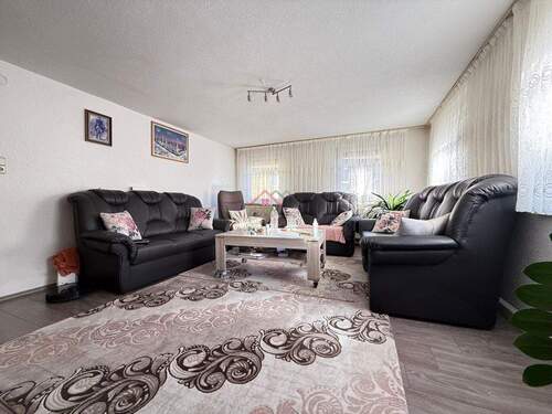 Wohnzimmeransicht - 5 Zimmer Etagenwohnung in Tuttlingen