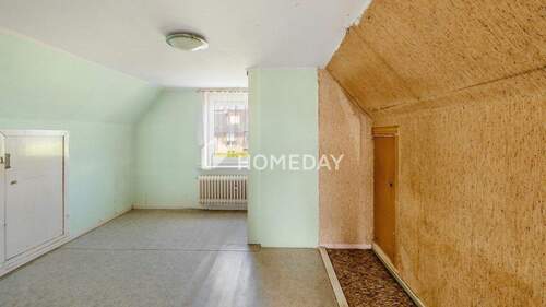 1. OG Schlafzimmer 1 - 