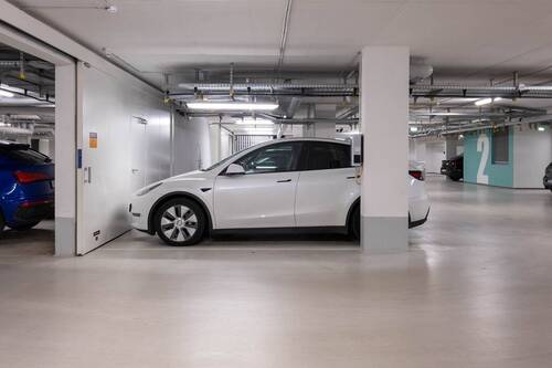 Tiefgaragenstellplatz mit Elektro-Ladestation - 