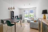 Wohnzimmer mit Blick auf die Terrasse - Townhouse mit Terrasse nahe dem Gleisdreieckpark