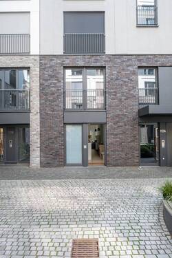 Eingang Townhouse - 3 Zimmer Etagenwohnung zum Kaufen in Berlin