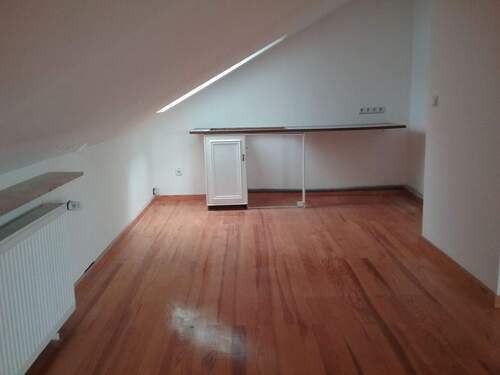 Der Küchenbereich im Dachgeschoss - 2 Zimmer Etagenwohnung in Gusterath