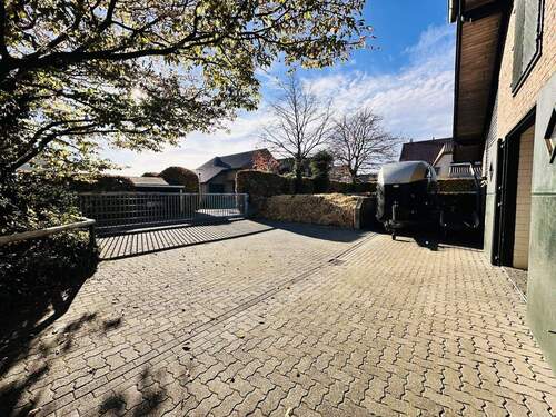 Rolltor-Hängerplatz - 