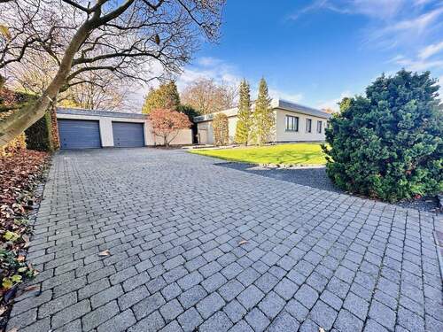 Garagen-Stellplätze - 