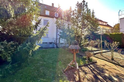 Garten - Familienfreundlich!3-FH, komplett frei, Bj. ca. 1937, ca. 202 m² Wfl., Grdst. ca. 438m², 1 Garage!