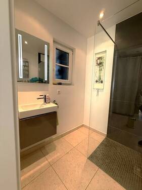 Kleines Bad mit Dusche - 