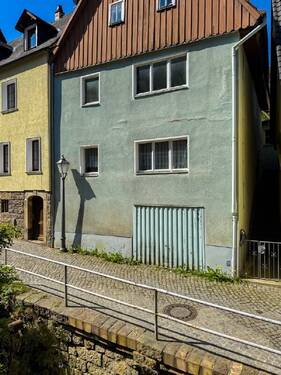 Garage im KG (1) - 4 Zimmer Einfamilienhaus in Königstein