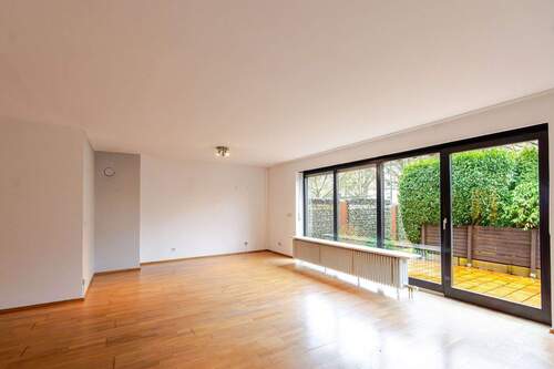 Wohnzimmer - Doppelhaushälfte mit 125,00 m&sup2; in Straubing zum Kaufen