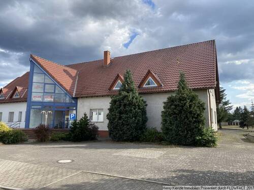 Bild 1 - ** Ideal für Physiotherapie oder Arztpraxis ** Geschäftshaus in Rückersdorf