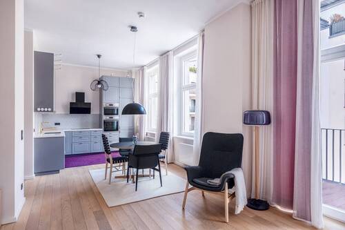 Wohn- und Essbereich - Elegant und hell: 2-Zimmer-Wohnung direkt am Köllnischen Park