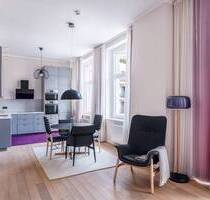 Elegant und hell: 2-Zimmer-Wohnung direkt am Köllnischen Park - Berlin Mitte