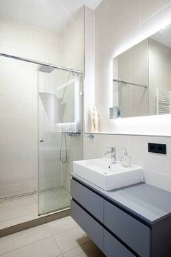 Bad mit großer Rainshower - 
