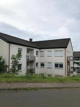 BB16 Außenansicht - Baumholder - gesucht,gefunden,gekauft - gut geschnittene 3 Zi.Kü.BadLoggia- ETW in ruhiger Stadtrandlage