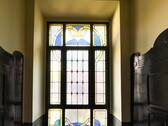 Schmuckvolles Treppenhausfenster - 