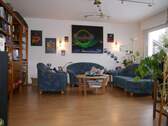 Wohnzimmer - Geräumige 4-Zimmer-Wohnung in ruhiger Lage mit großem Gemeinschaftsgarten