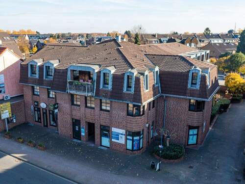 Hausansicht - 2 Zimmer Mehrfamilienhaus, Wohnhaus zum Kaufen in Meerbusch