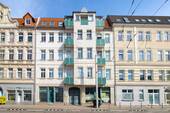 Hausansicht(1) - Bezugsfrei: 2-Zi.-Wohnung im Hochparterre mit zwei Terrassen in Innenstadtlage