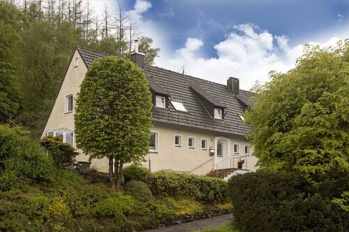 Straßenansicht - Einfamilienhaus zum Kaufen in Lüdenscheid